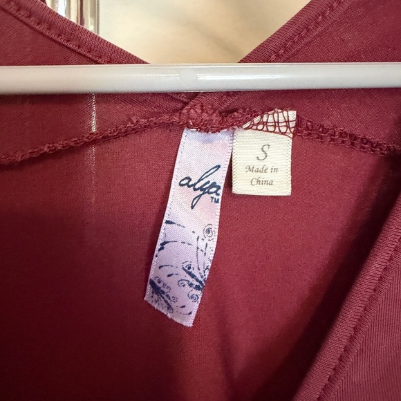 Alya Short Sleeve Burgundy V-Neck Tee - Picture 2 of 3